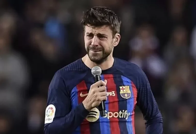 pique_se_despide_del_camp_nou_en_su_ultimo_partido_0.jpg
