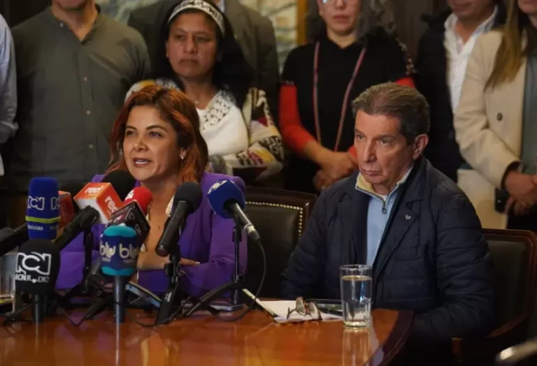 jhenifer_mojica_ministra_de_agricultura_y_jose_felix_lafaurie_presidente_de_fedegan.jpg