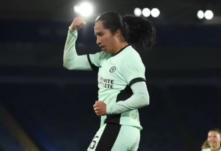 mayra_ramirez_marcando_gol_con_el_chelsea.jpg