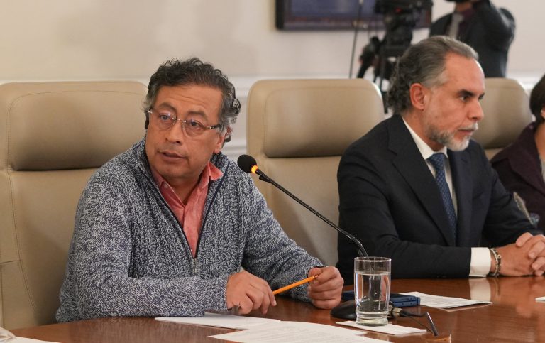 Petro presenta plan para erradicar 25.000 hectáreas de coca del Catatumbo y recuperar zona